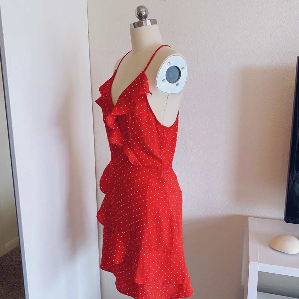 Red‎ dress - Picture 5 of 6